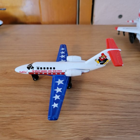 2000 Matchbox D.A.R.E. Cessna Citation Jet - Picture 6 of 9